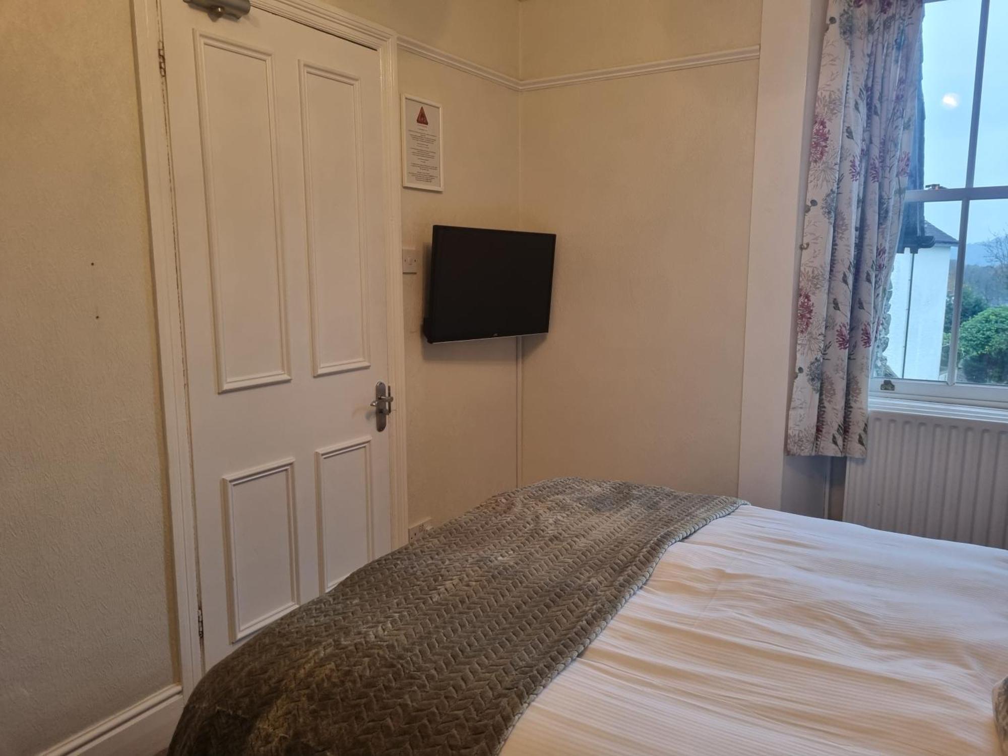 Montfort Cottage Guest House Уиндермер Екстериор снимка